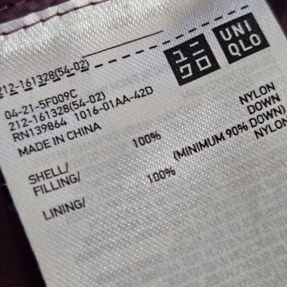 Uniqlo Ultra-Light Down Puffer Jacket Womens M Hooded Packable Longer Plum cubes - Picture 13 of 14